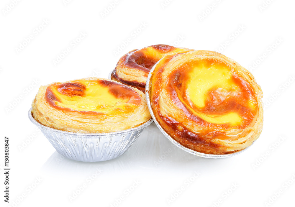 Obraz premium Egg tart sweet custard pie in foil cup isolated on white backgro