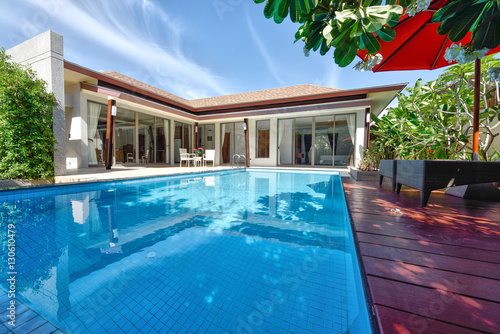 Exterior Modern tropical Villa with swimming pool