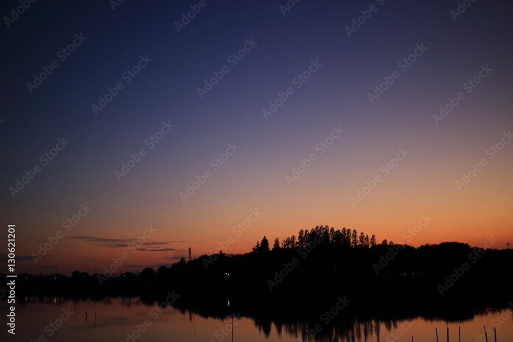 Obraz premium 黄昏の湖