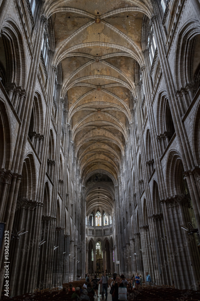Nave and ceiling of the cathedral Notre-Dame de l'Assomption de Rouen, France