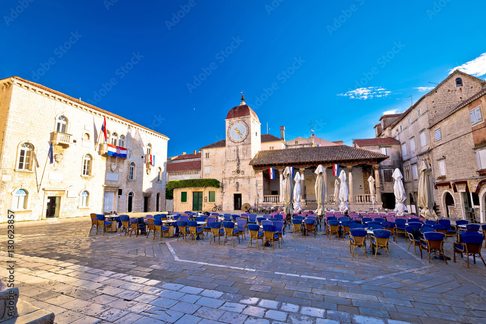 Obraz premium UNESCO Town of Trogir main square view