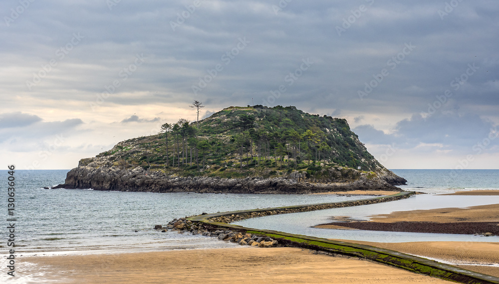 Fototapeta premium Garraitz island