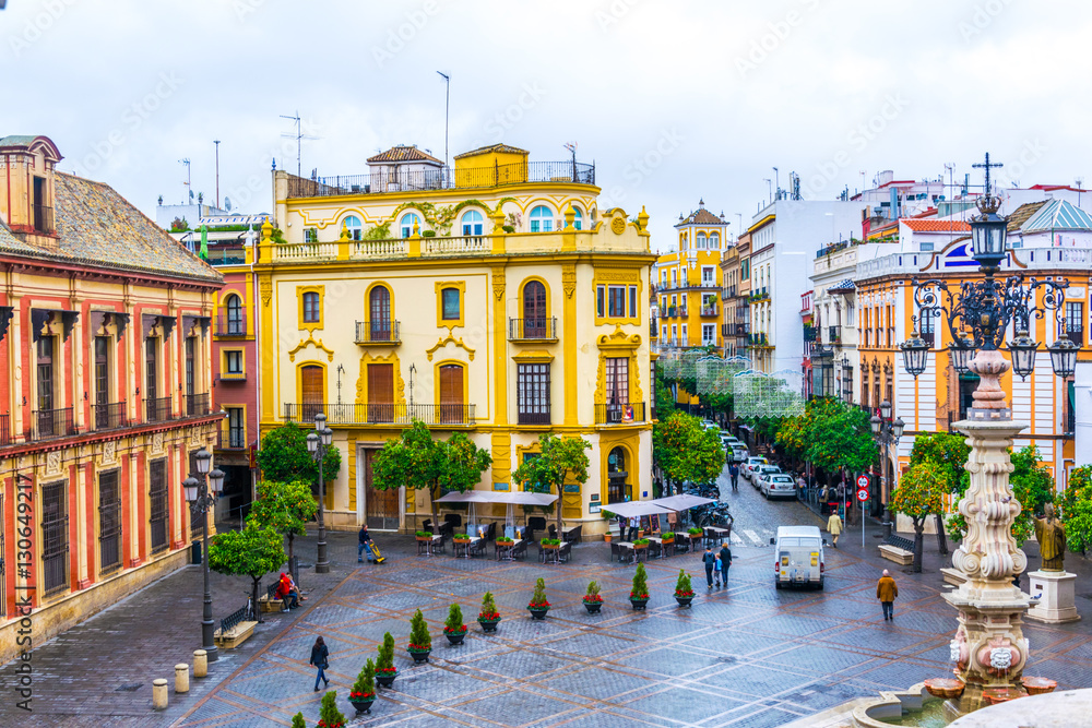 Fototapeta premium aerial view of the plaza de la virgen in sevilla from a balcony of the la giralda tower