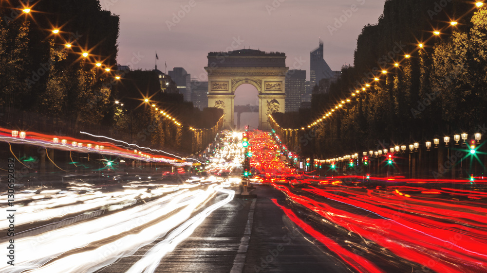 Fototapeta premium Evening lights on Champs Élysées - Paris