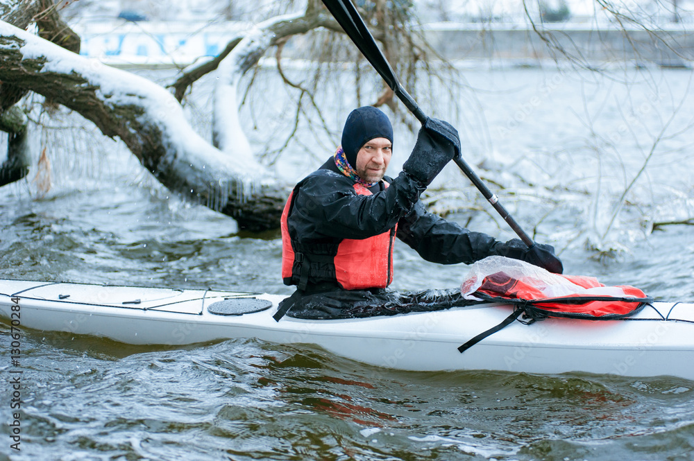 Naklejka premium winter kayaking on the river in Ukraine 05