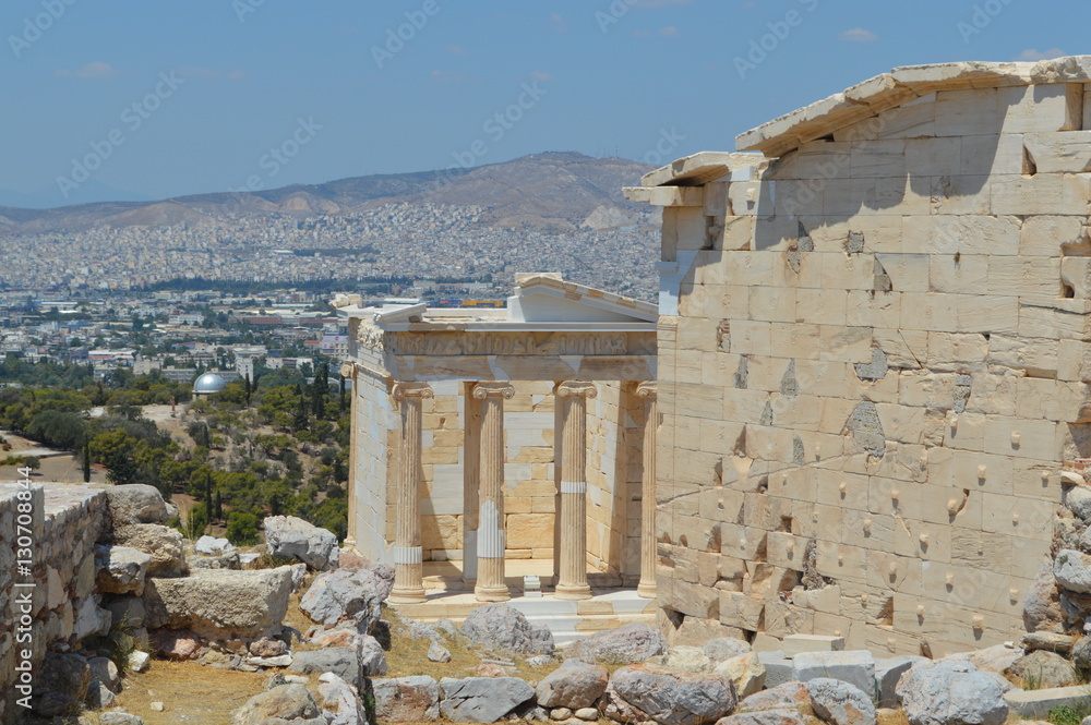 greek ruins building
