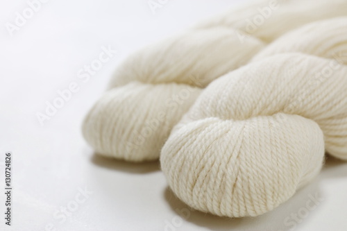 白い毛糸の編み物