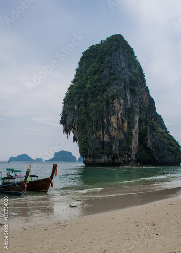 Longtail-Boot in Thailand am Sandstrand