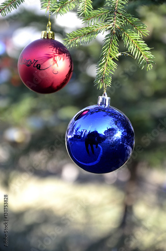 decorazione natalizia con palline