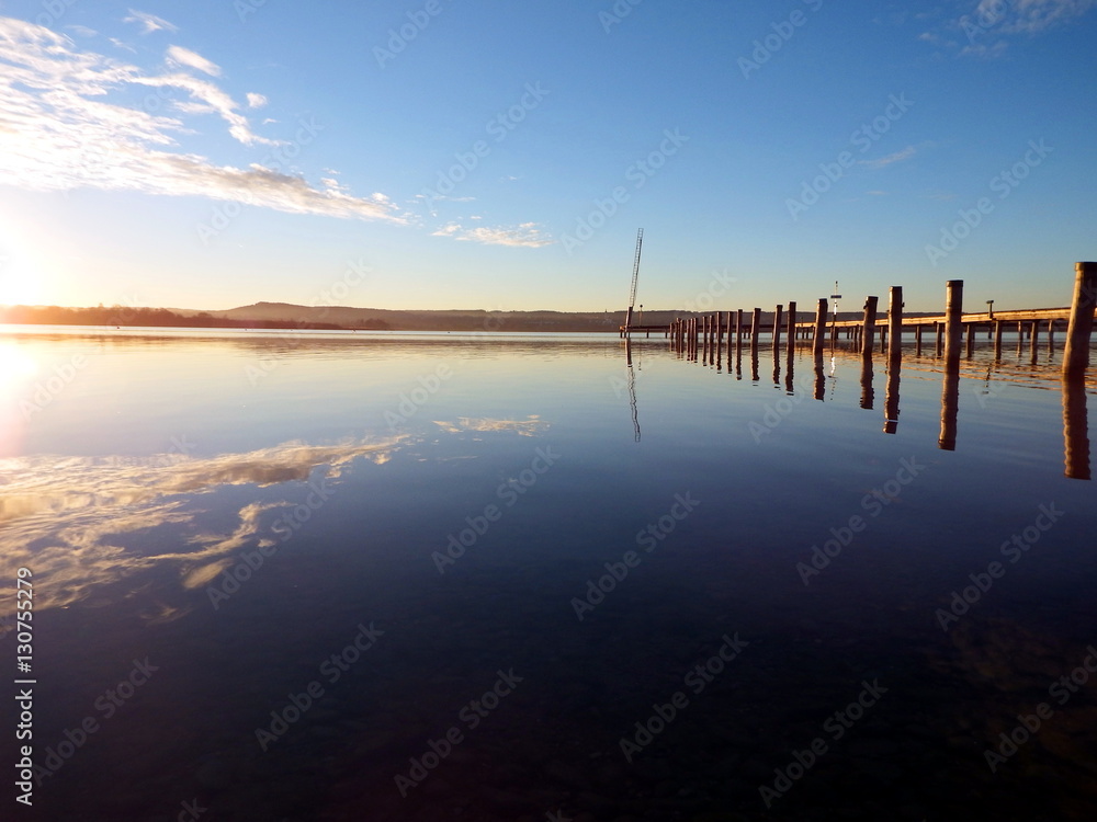 Fototapeta premium Holzsteg am Ammersee, Dämmerung