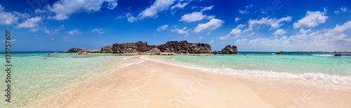 Fototapeta Naklejka Na Ścianę i Meble -  Dragon Cay panorama