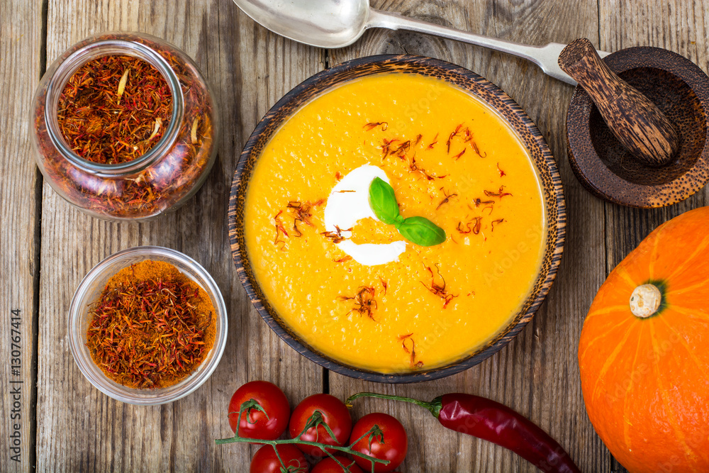 Vegetable cream soup with saffron