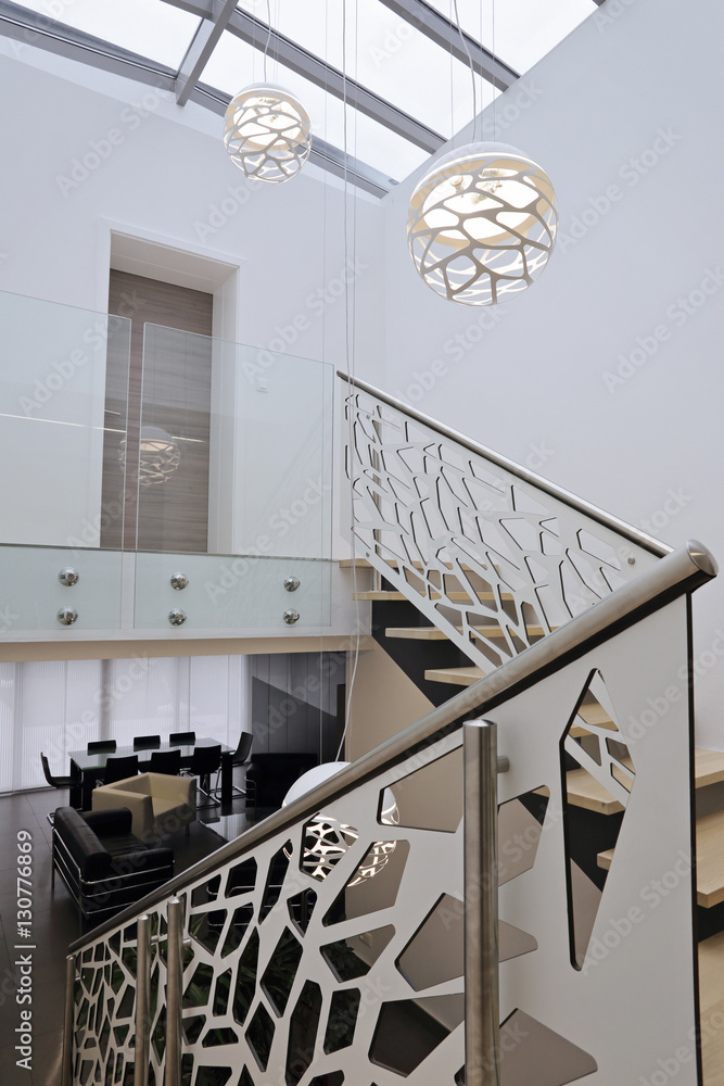 cage d'escalier design contemporain Stock Photo | Adobe Stock