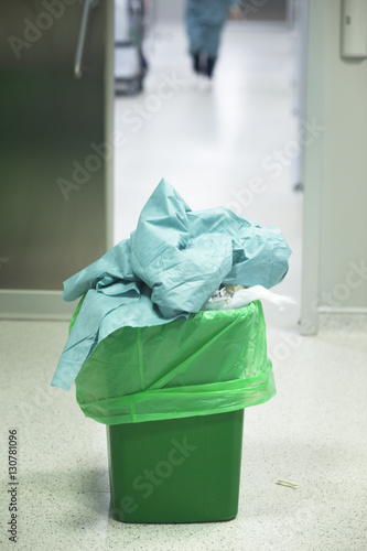 Operating theater surgery trash