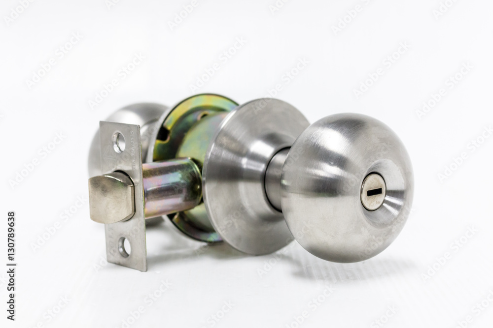 Door Knobs on wood door Door Knobs on wood door