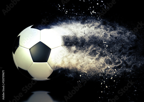 サッカーボールが蹴った勢いで粉砕するイメージ