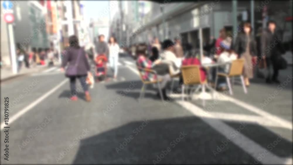 銀座歩行者天国を歩く 銀座歩行者天国を歩く