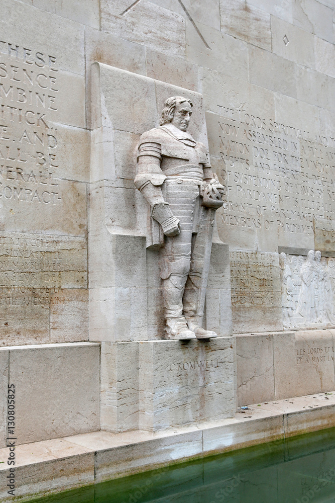Статуя Оливера Кромвеля в 