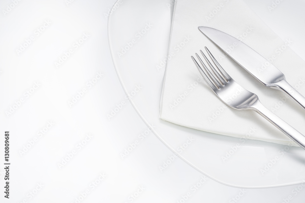 Messer Gabel Serviette auf Teller, Hintergrund Messer Gabel Serviette auf Teller, Hintergrund