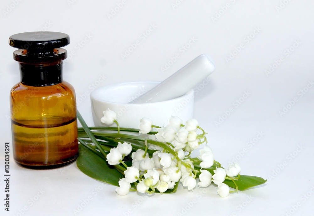Maiglöckchen (Convallaria majalis), Naturheilmittel, Maiglöckchen (Convallaria majalis), Naturheilmittel,