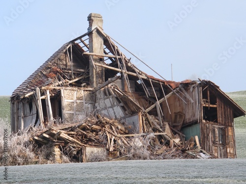 Verfallenes Bauernhaus im Goldingertal