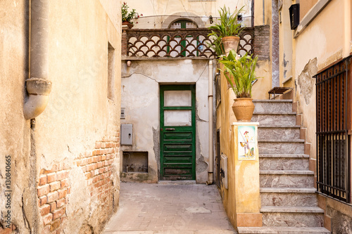Fototapeta Naklejka Na Ścianę i Meble -  Alley view in Taormina