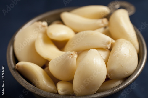 peeled garlic cloves