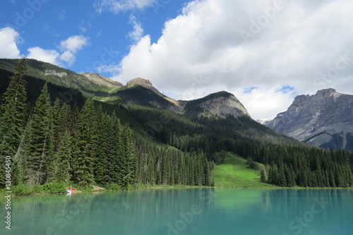 Fototapeta Naklejka Na Ścianę i Meble -  Photography: Beautiful landscape with a lake and clouds. Banff, Alberta, Canada.