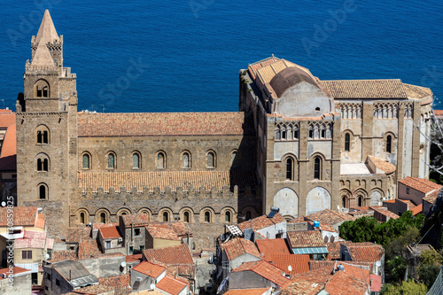 Billede på lærred Cefalu's Cathedral, one of the most interesting buildings in Sicily, originated by the Norman King Roger II, consecrated in 1267