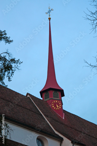 Svizzera  08 12 2016  una torre dell orologio nelle strade e nei vicoli della citt   medievale di Lucerna