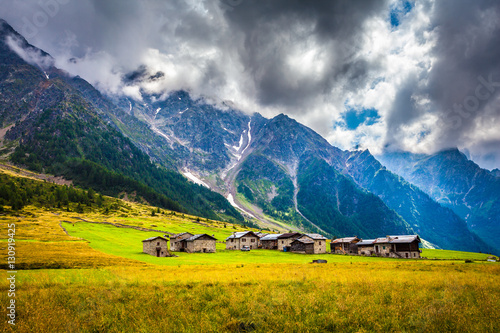 Villaggio alpino in val di Rezzalo