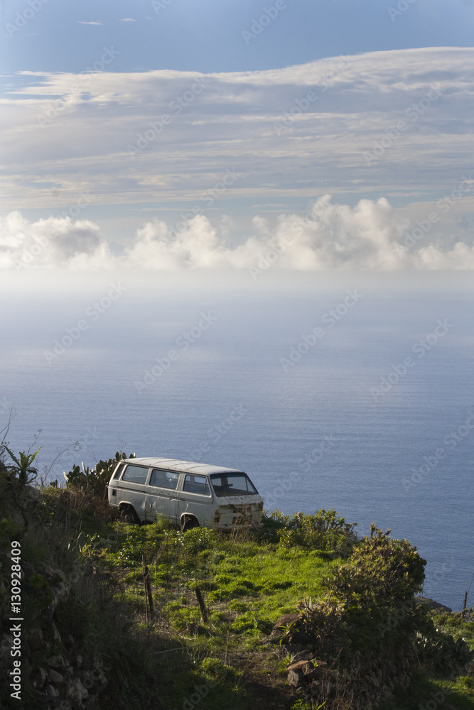 Fototapeta premium verlassener Bus auf La Palma