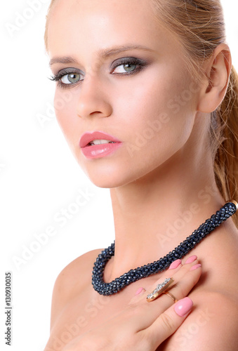 Young woman with stylish ne...