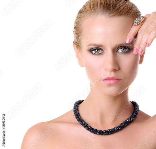 Young woman with stylish ne...