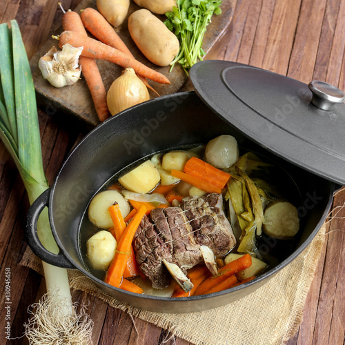 pot-au-feu dans cocotte en fonte 4