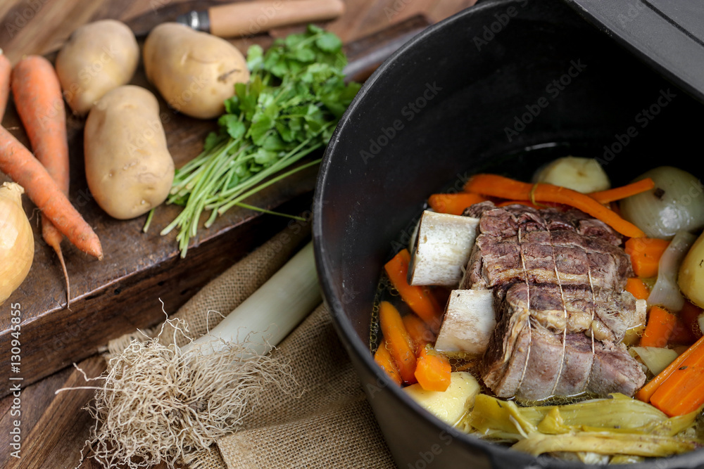 Recette du pot-au-feu en cocotte en fonte, cocotte en fonte tous feux