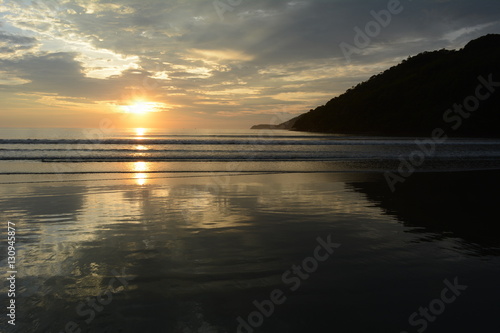 por do sol na praia