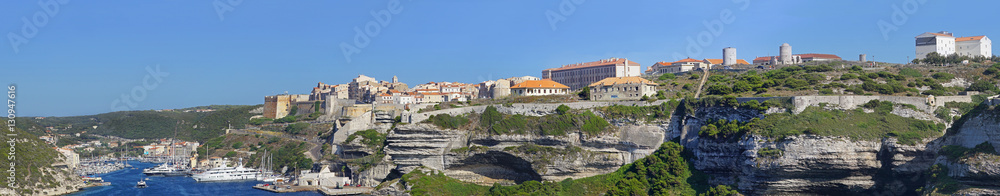 Vue panoramique sur Bonifacio en Corse