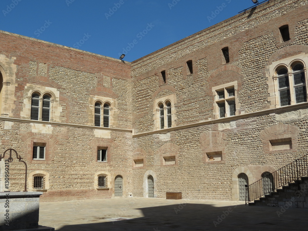 Pyrénées-Orientales - Perpignan - Palais des rois de Majorque - Cour intérieure
