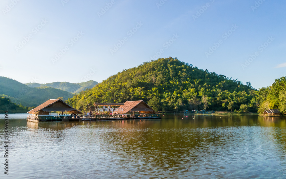 Obraz premium Float on Lake