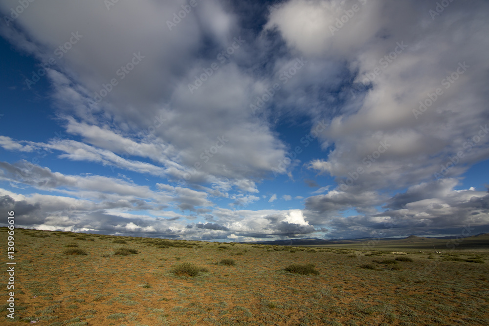 Die Weite des mongolischen Graslandes Die Weite des mongolischen Graslandes