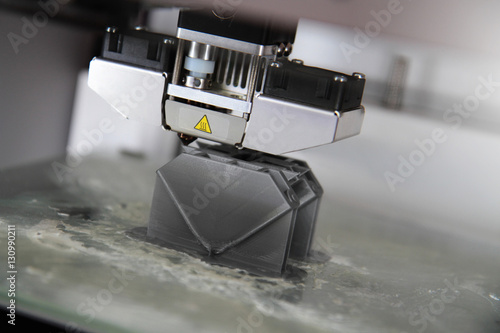 Obraz na płótnie 3d printer making plastic prototype