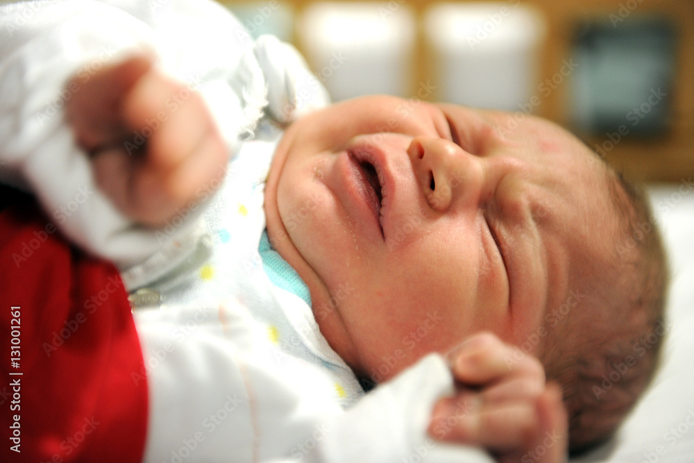 Baby in der ersten Stunde nach der Geburt Baby in der ersten Stunde nach der Geburt