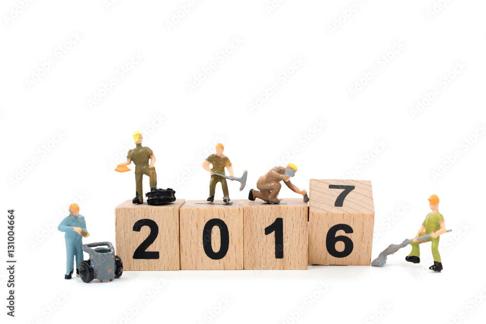Miniature worker team building wooden block number 2017 Miniature worker team building wooden block number 2017