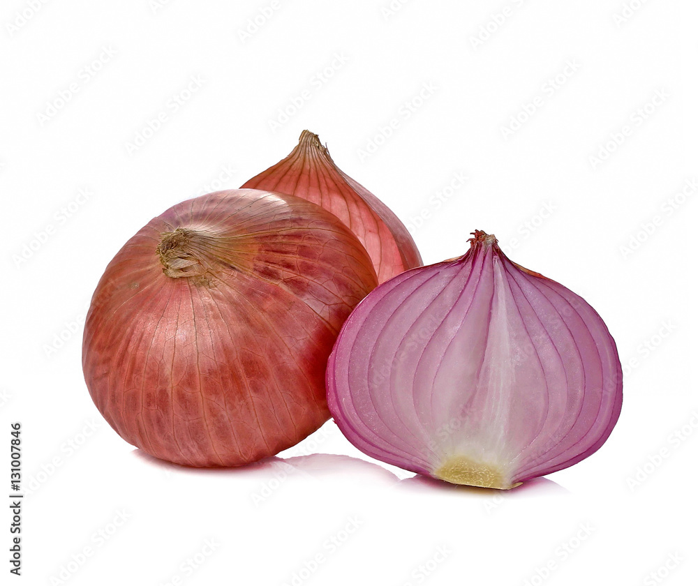 Fototapeta premium onion isolated on white background
