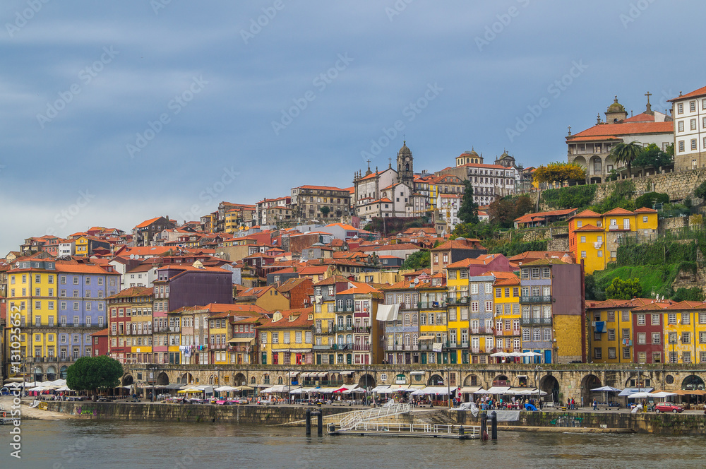  City view of Porto and the Douro river, Porto, Portugal.