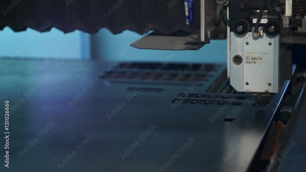 Machine For Cutting Sheet Metal In The Work Machine For Cutting Sheet Metal In The Work