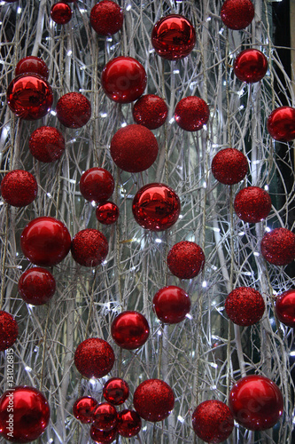 Boules de Noël rouges scintillantes