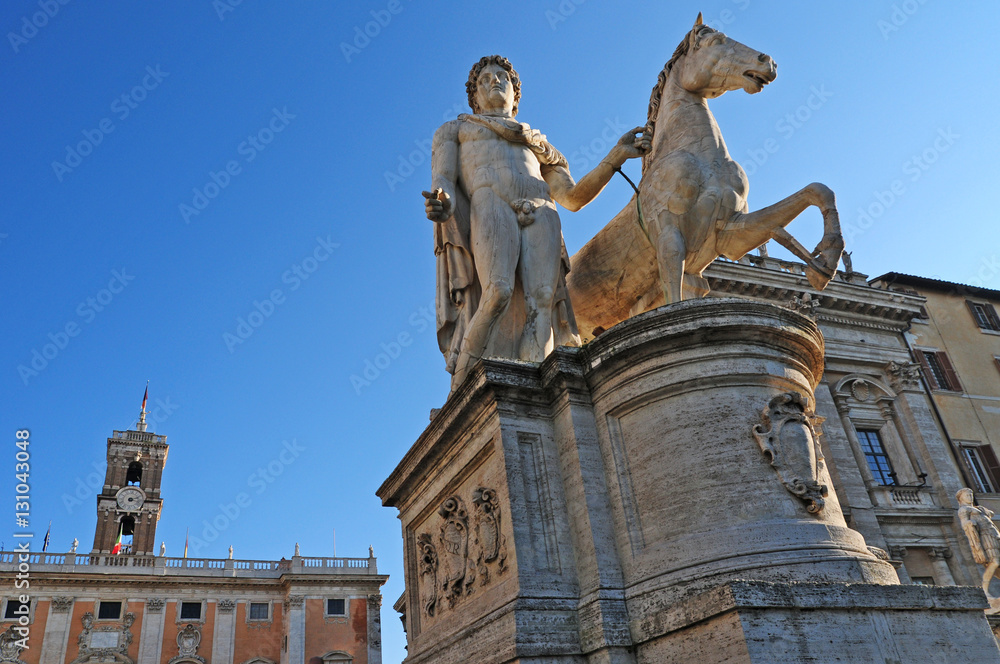 Roma, le Statue di Piazza del Campidoglio