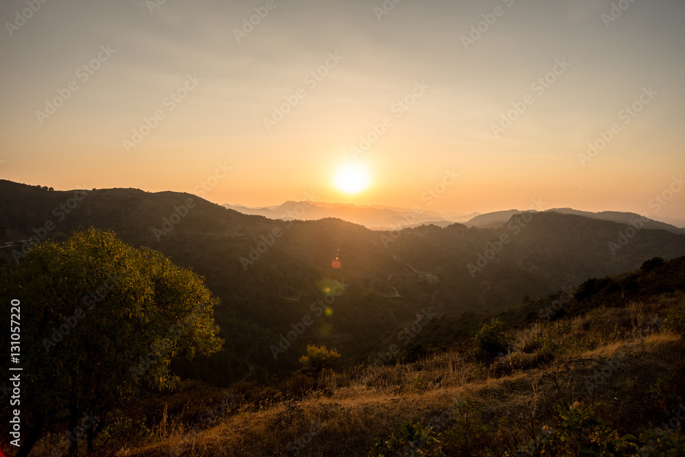 Obraz premium Zachód słońca w górach Troodos